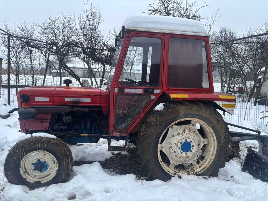 Vând tractor plug disc