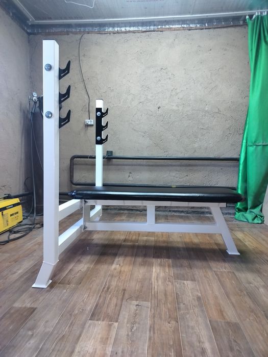 Скамья для жима лёжа, тренажер