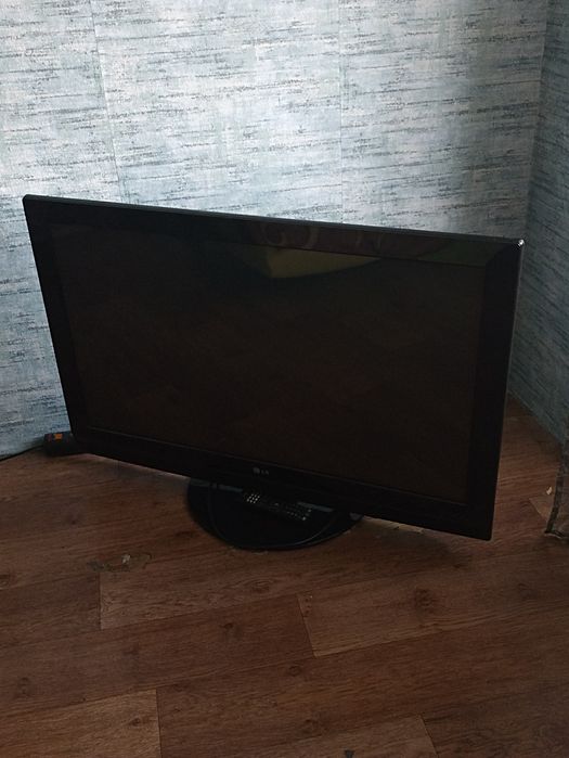 ЖК ТВ. LG 81 см.