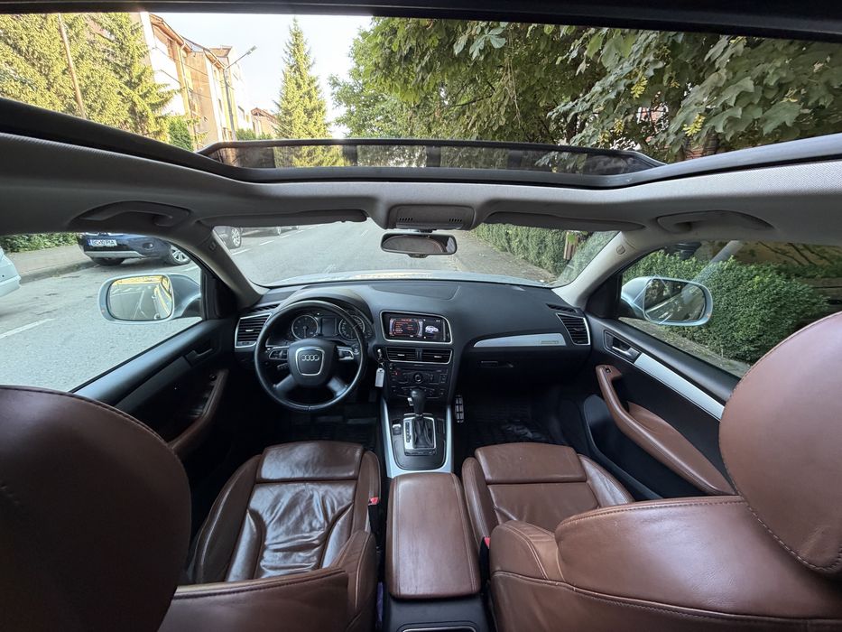 ** Audi Q5 * Quattro  **