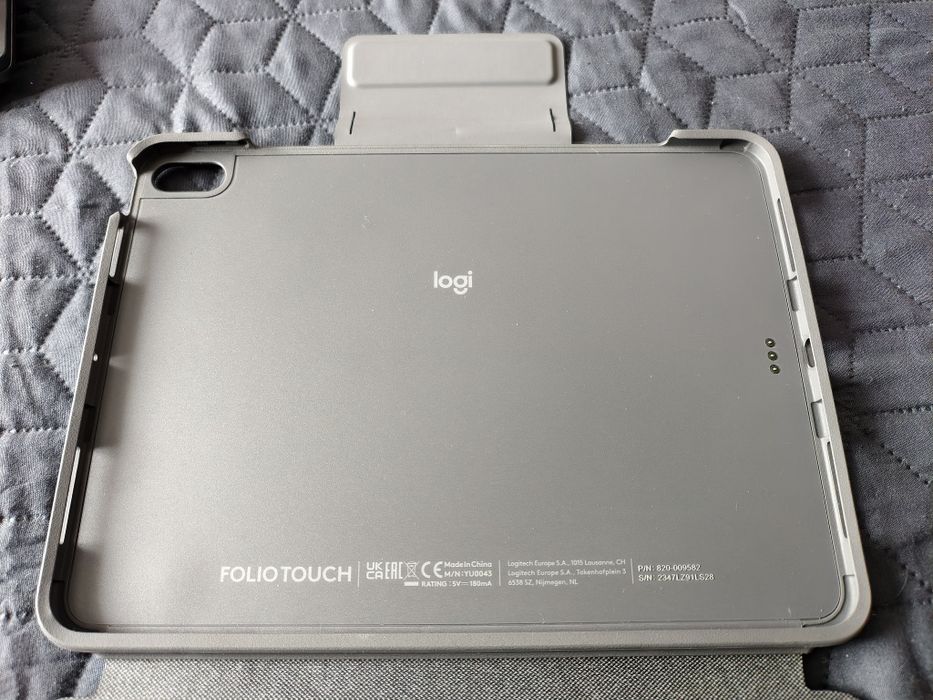 Husă cu tastatură Logitech Folio Touch – iPad Air 5, 4; IPad Pro 11”