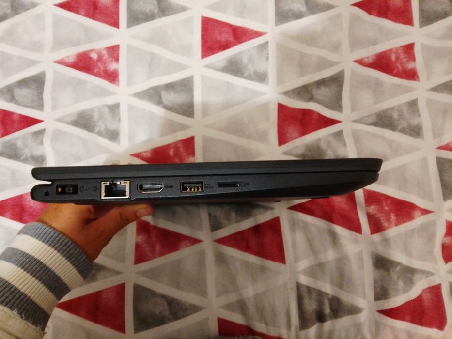 Лаптоп в отлично състояние със гаранция