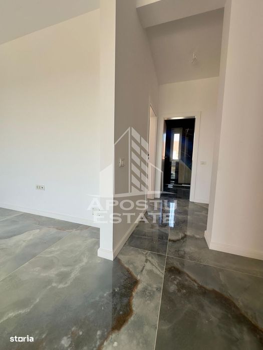 Penthouse cu 3 camere, 2 bai si dressing in spate la Lidl.