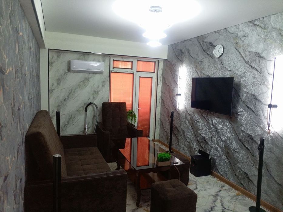 Tinchlik Gostinisa XonSaroy dom