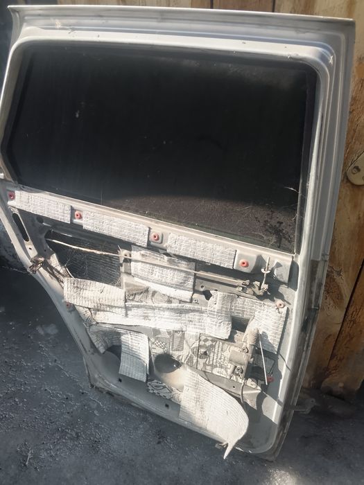 Продам заднюю дверь ВАЗ 21 0 12