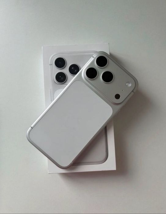 iPhone 17 Pro в идеалном состояние телефон