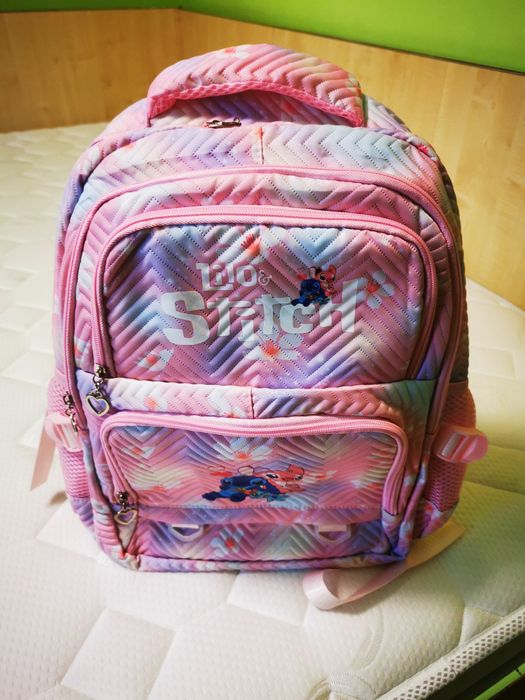 Vând ghiozdan cu Stitch