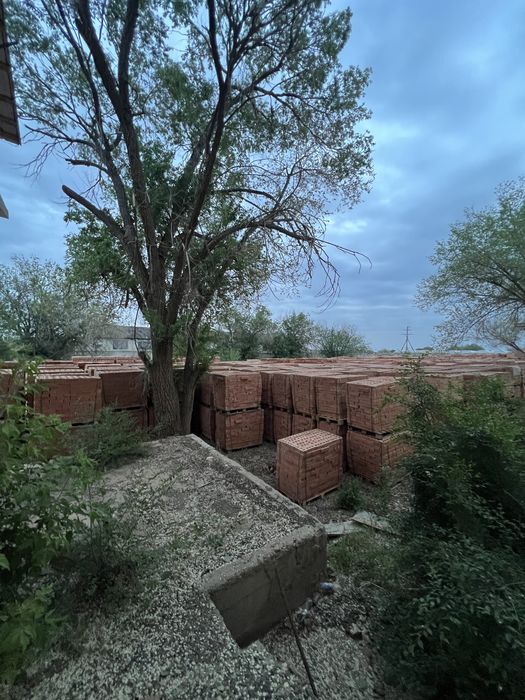 Керамический красный кирпич