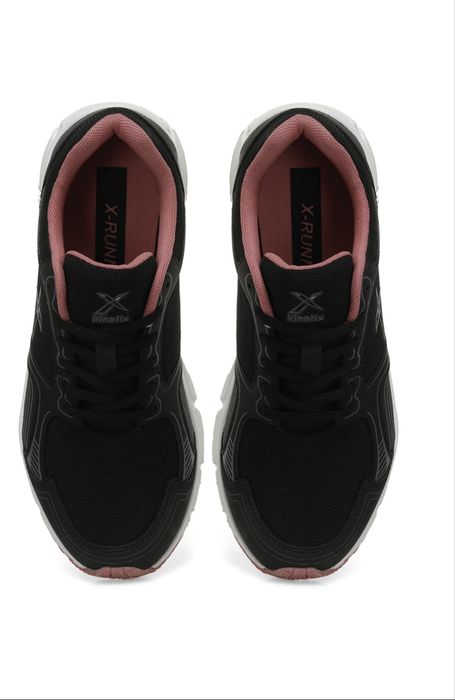 Новые кроссовки женские