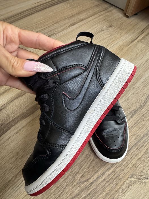 Оригинални детски кецове Air Jordan 1 Retro Mid! 29,5 н