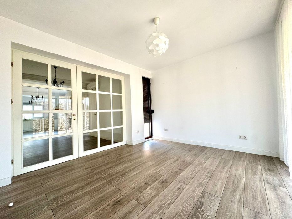 Apartament la Casa 4 Camere 120 mp + Terasa 20 mp + Garaj 60 mp + curte 80mp