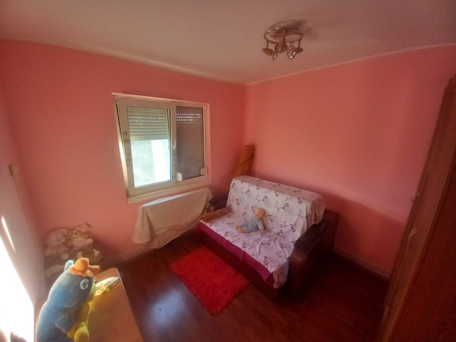 Vand apartament 2 camere  (negociabil)