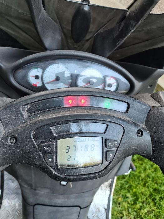 Vând Scuter Piaggio X9