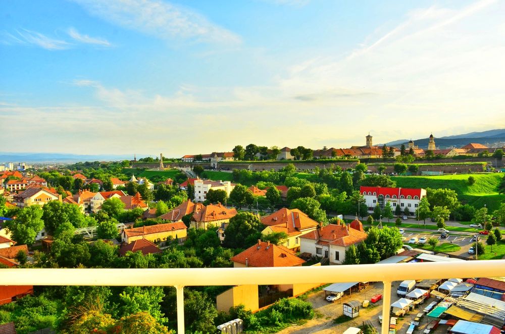 Cazare regim hotelier Alba Iulia Carolina 1 - 4 persoane de la 120 lei / zi