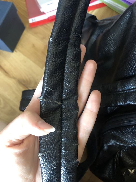 Дамска черна раница от естествена кожа