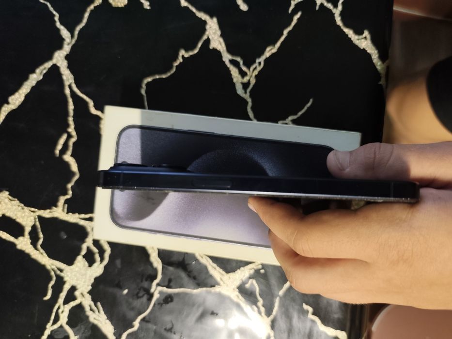 Продам iPhone 15 pro 256