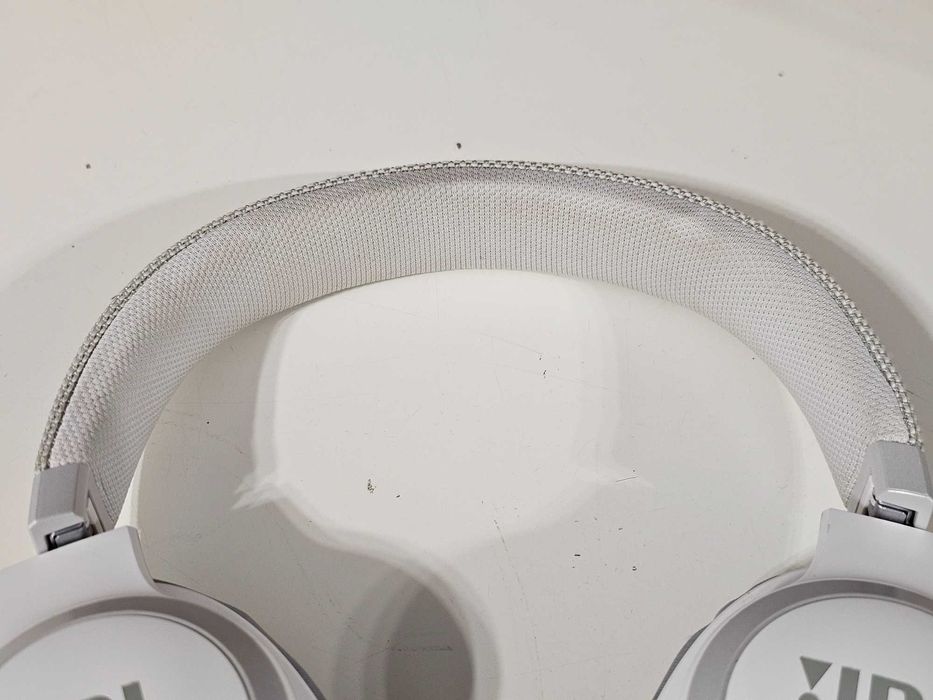 Casti wireless Bluetooth Over Ear JBL Live650BTNC  Gri/albe