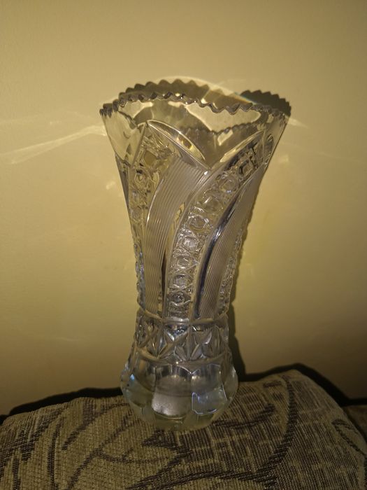 Кристал СССР Ваза,Купа,Купа с Капак .
Ваза-80лв
Купа-60лв
Купа с капак