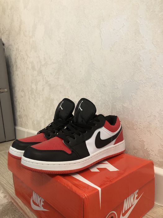 Найк джордан красный новый