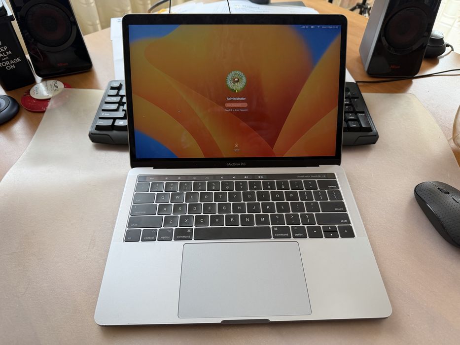 MacBook Pro 2017 13" 512GB SSD Touch Bar 16GB RAM