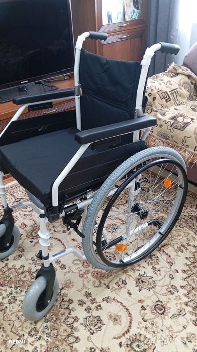 Продам инвалидную коляску