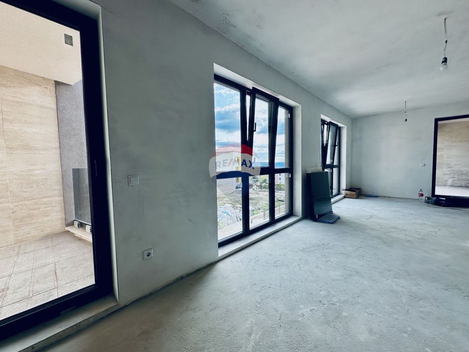 Продава се Тристаен апартамент в Варна, Бриз - 150 кв.м за 2160 €/кв.м - Снимка #6