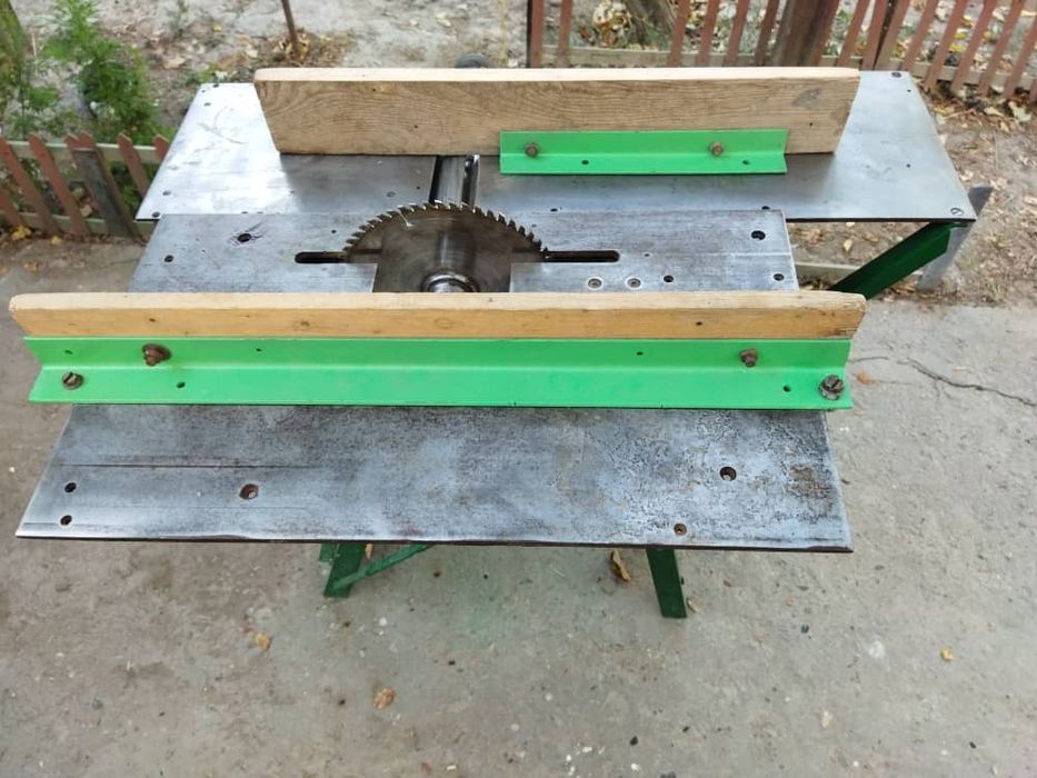 Продается деревообрабатывающий станок с валом 200 мм