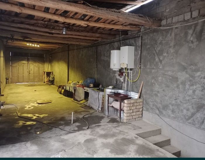 Bunyodkor yengi 16 yillik yengi qurilgan 4 xona+ padval+mansarda