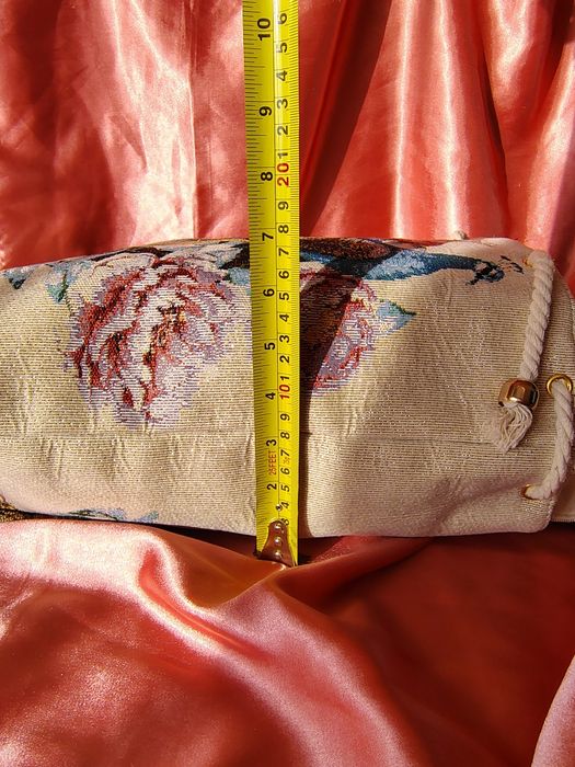 Ghiozdan brodat cu flori, nou