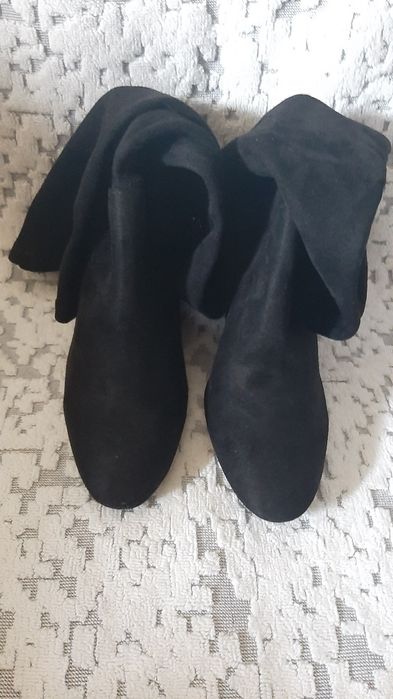 Cizme lungi marimea 36.inaltime toc 8,5 cm