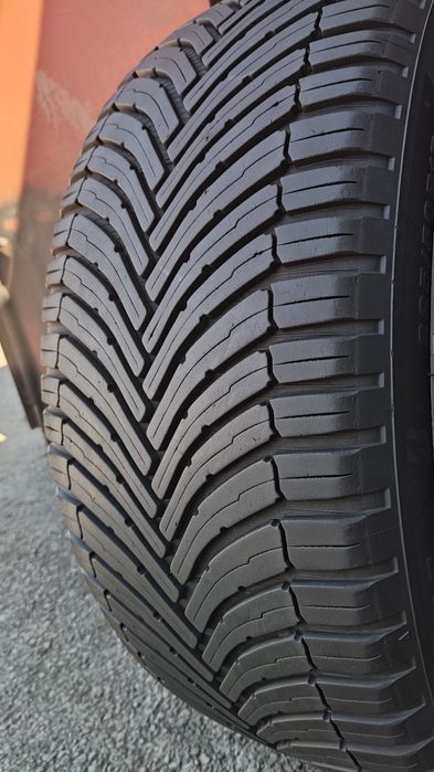 1 брой всесезонна гума 225/50/17 Bridgestone Turanza All Season 6
dot3923