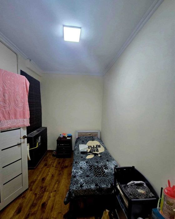 Паркентский 1 сотка 3 комнаты,без вьезда ,рядом стоянка,место отличное