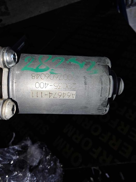 Motoras macara geam stanga spate VW Passat  B8 VW Golf 7 5Q4959811A