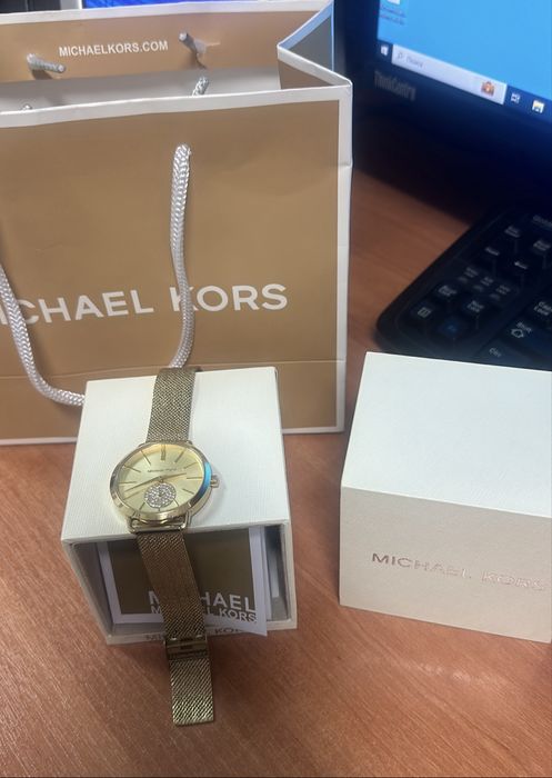 Часы “Michael kors” 80000