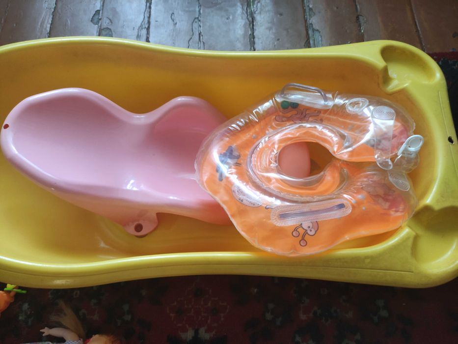 Детская коляска и ванночка