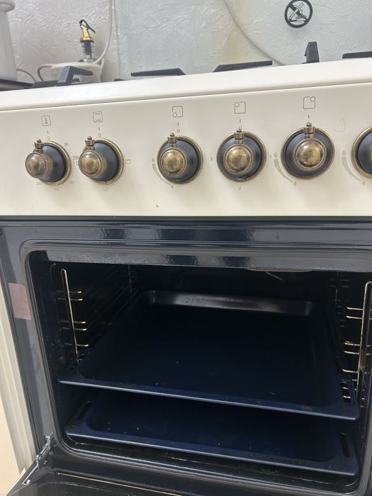 Продам газ плиту