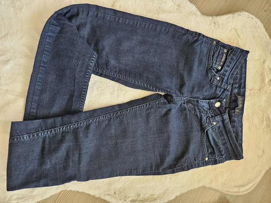 Оригинални дънки Guess много запазени