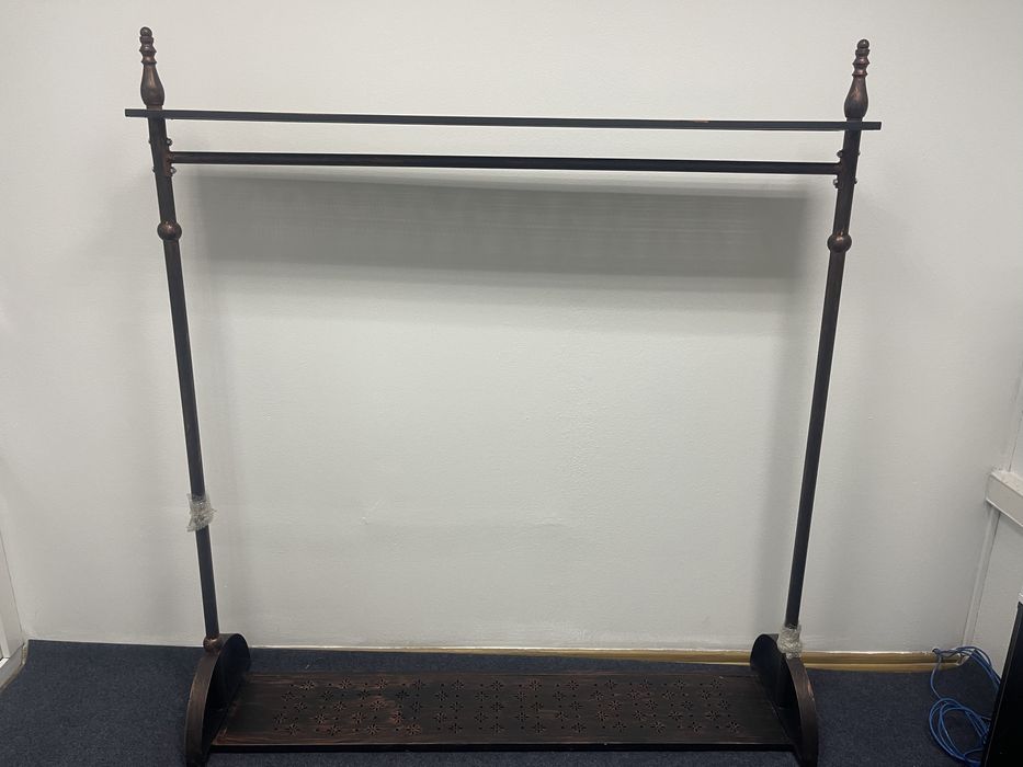 вешалка жаңа қолданбаған сатыладв