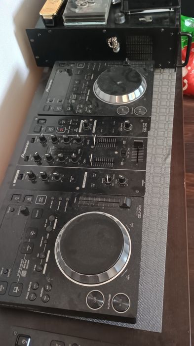 Mixer pioneer și 2 platane mai am și boxe și statie preț separat