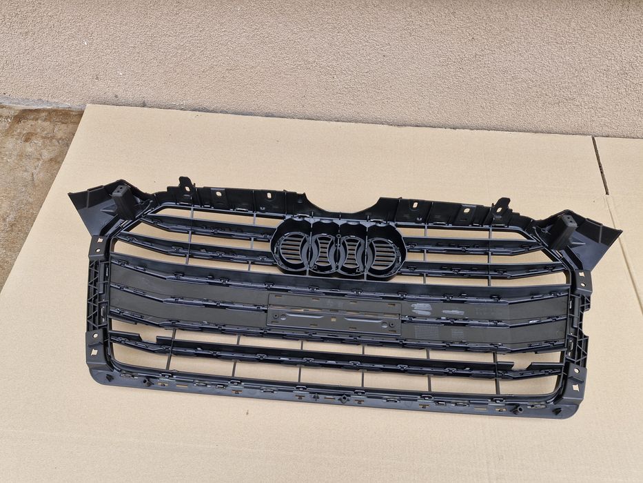 Grila centrala Audi A5 8W6 NOUA 2016-2020