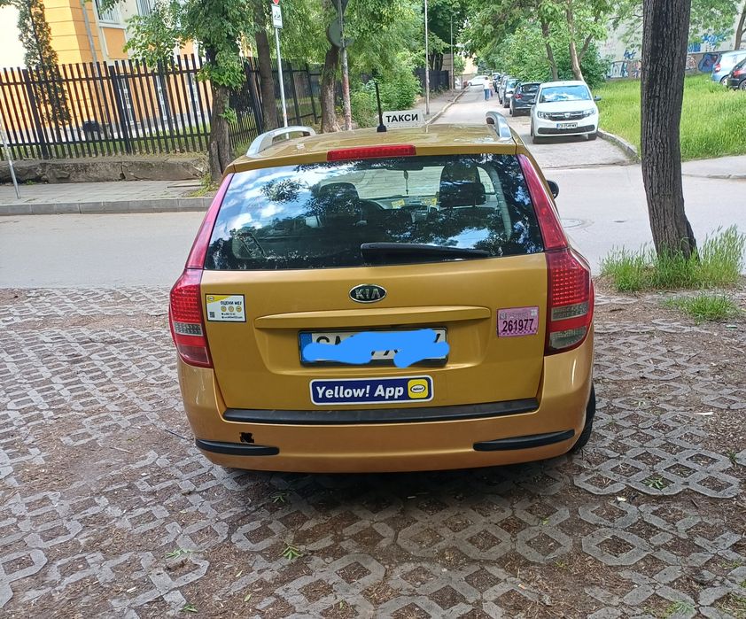 Продавам такси, здрав и поддържан автомобил за годините и километрите си.