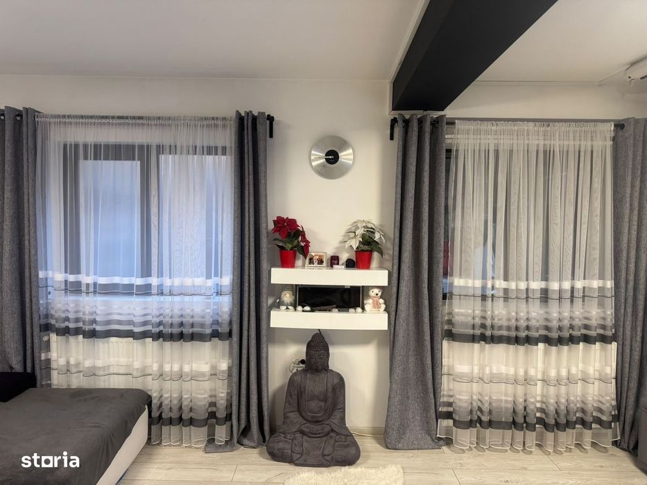 Casa cu 4 camere de vanzare