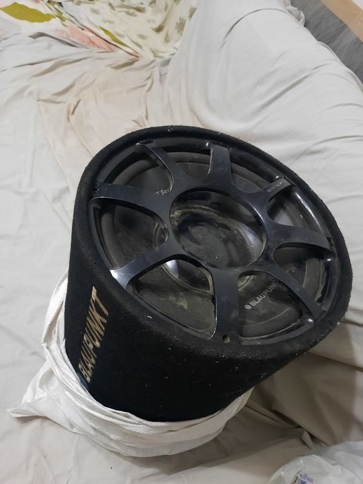 Vand subwoofer si statie