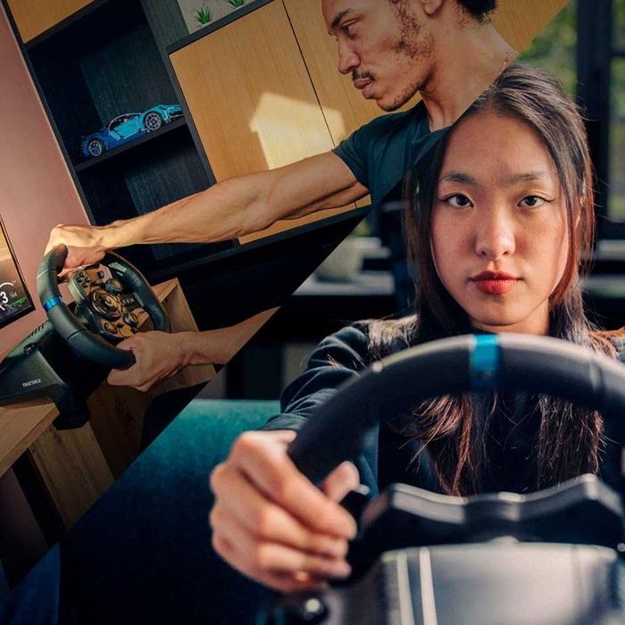 Игровой руль Logitech G923 Передаёт Вибрации Двигателя. Есть доставка