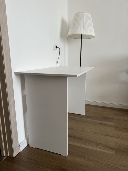 Тумбочка икеа (swed house) и письменный стол