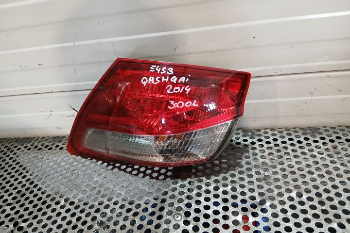 Lampa / Tripla stop stanga pe aripa Nissan Qashqai prima generatie J1