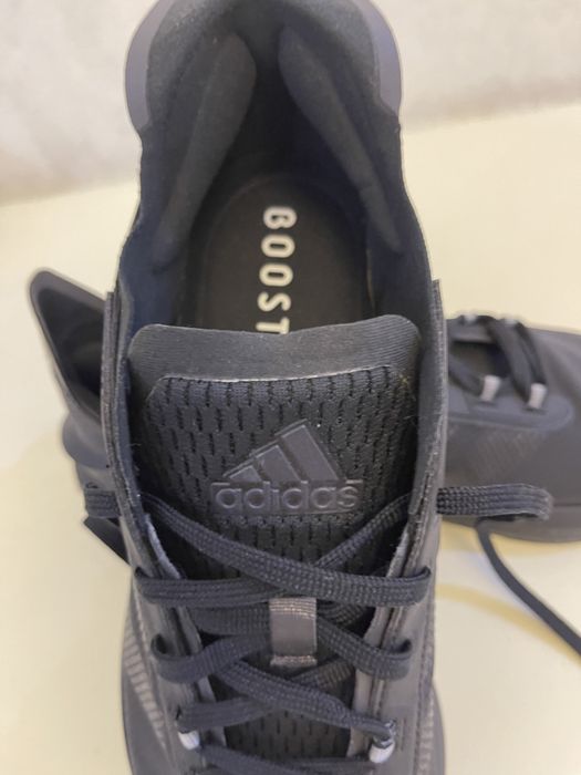 Крассовки « Адидас» 43 размер оригинал