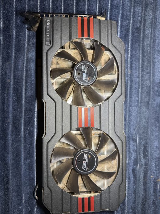 Placă video ASUS Radeon HD 7950 / R9 280 – 3 GB GDDR5