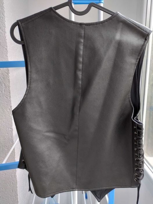 Мъжки елеци от естествена и изкуствена кожа