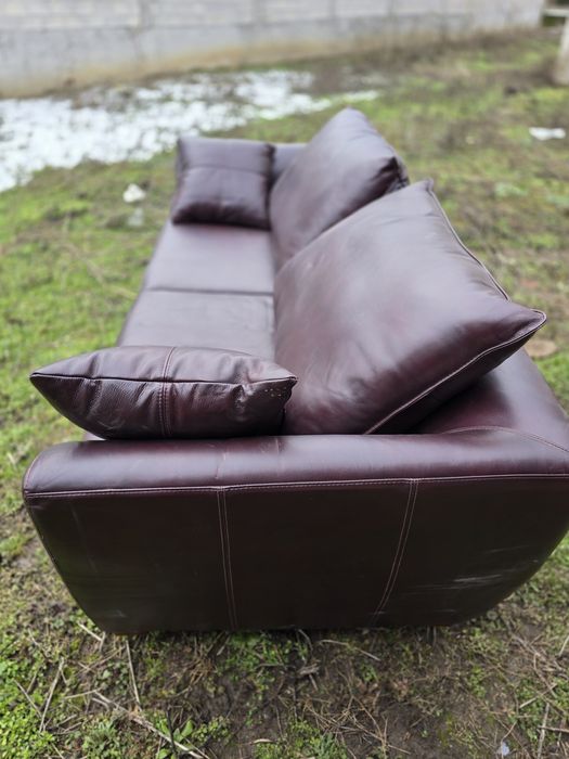 Модерен кожен диван нов!